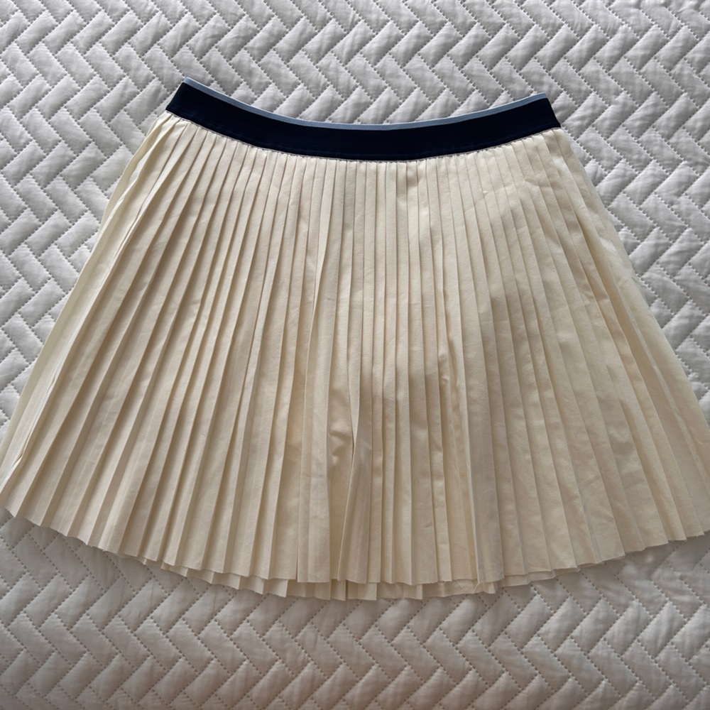 Cobble Lane Medium Cream A-Line Pleated Skirt skort